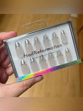 Nail Reformation Silver-Accent Press-On Nails